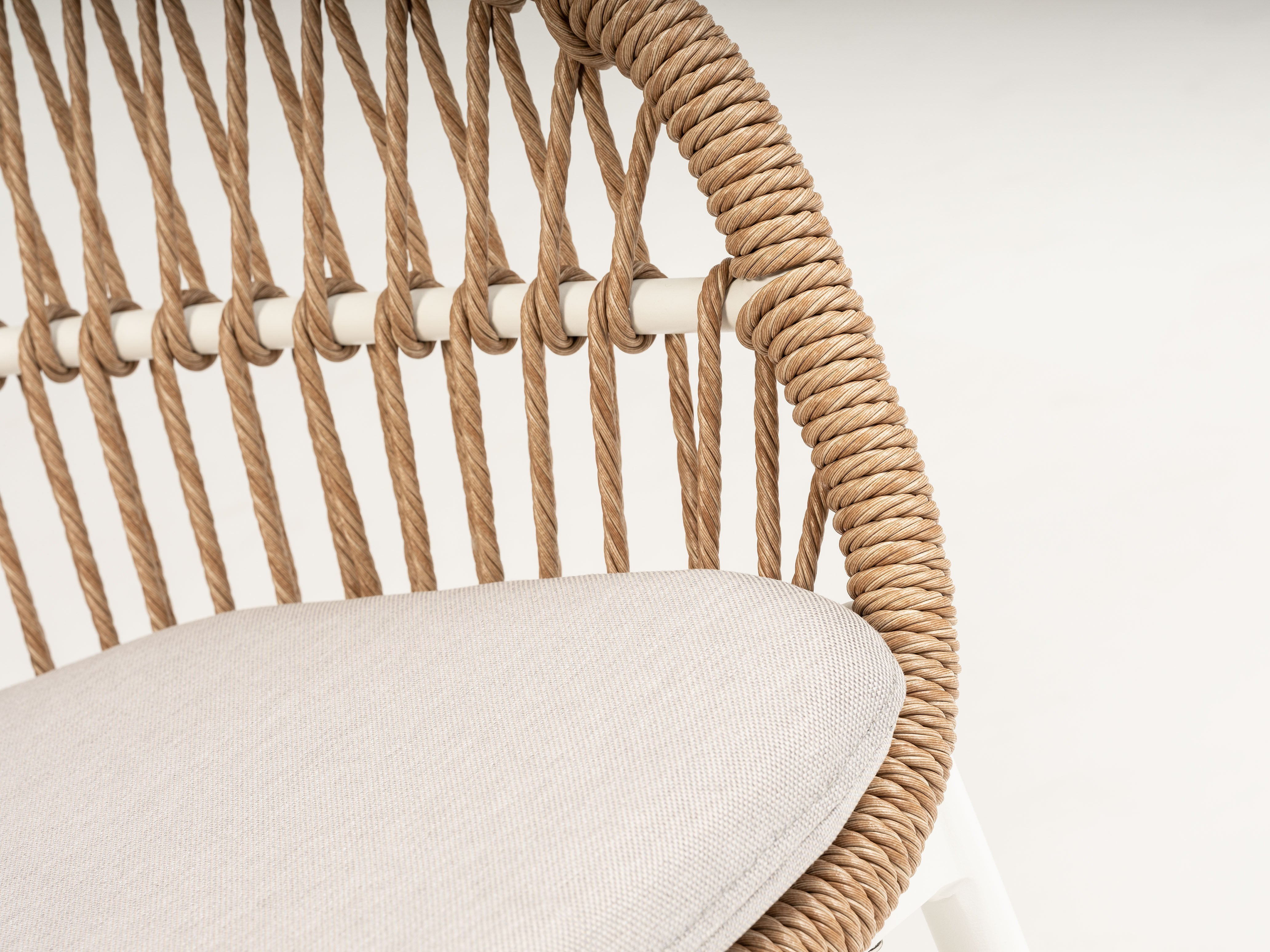 Bari Armstuhl – weiß-natur