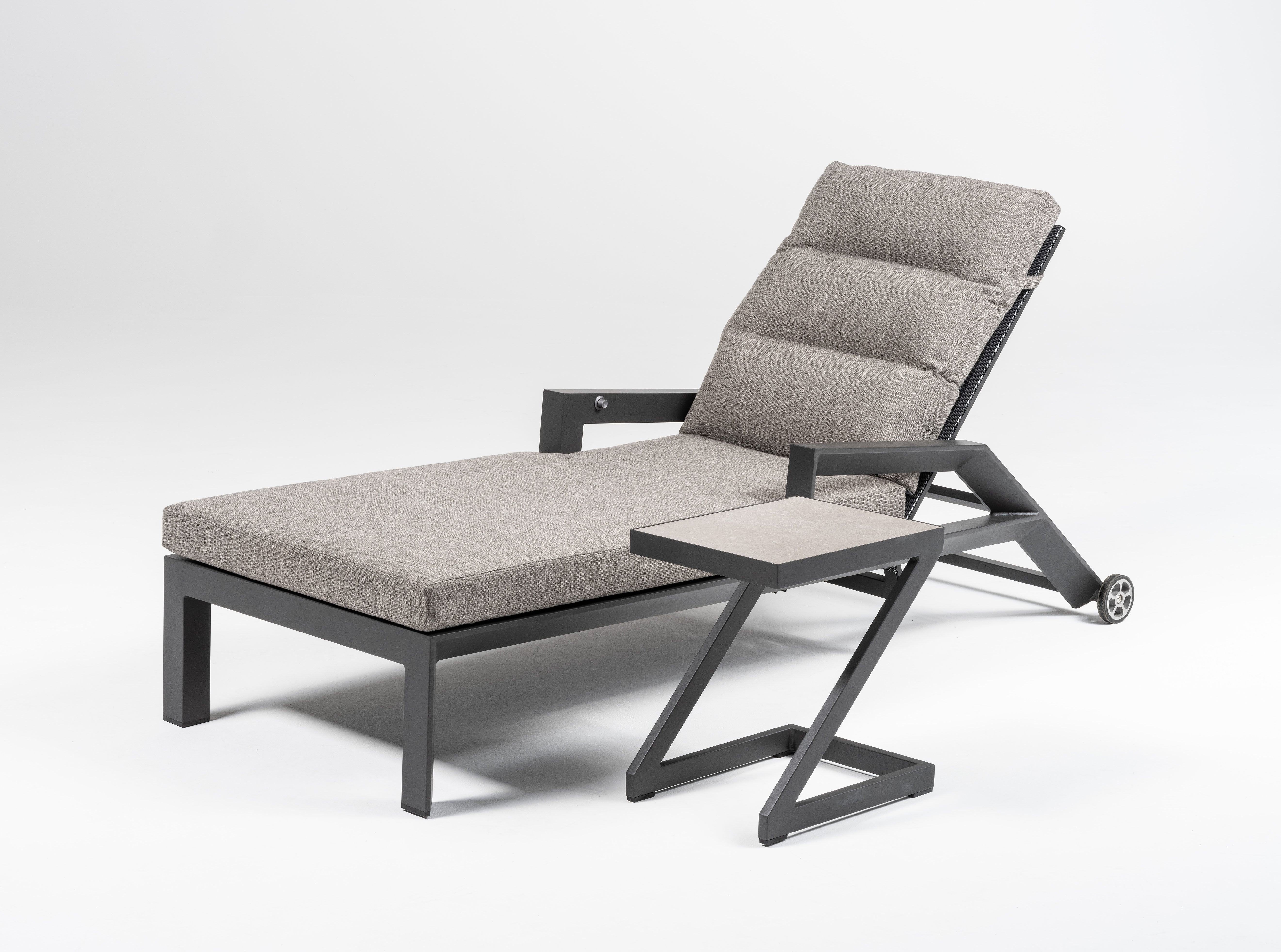 Empire lounger