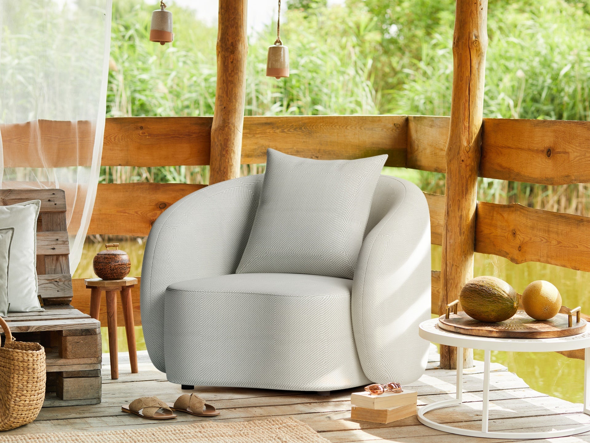 Lounge armchair Luna cream