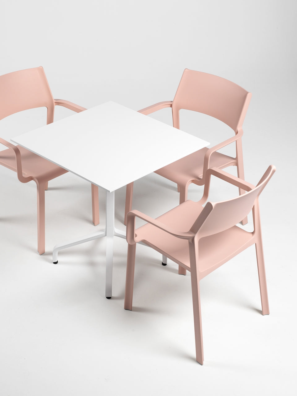 Trill armchair