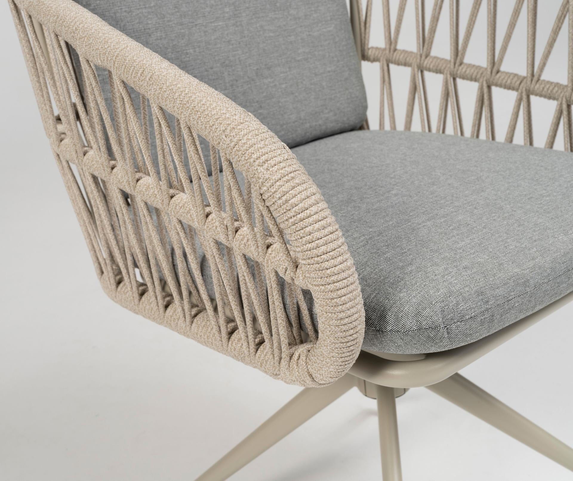 Sahara Armstuhl hell