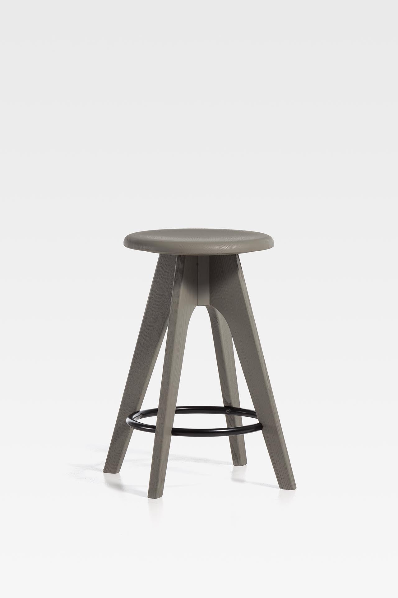 Finn bar stool