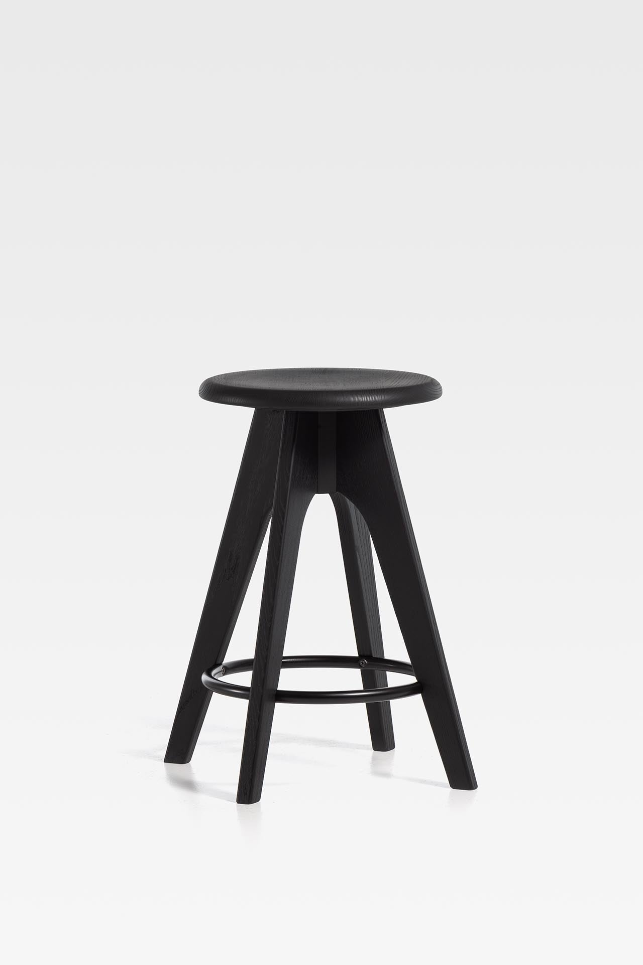 Finn bar stool