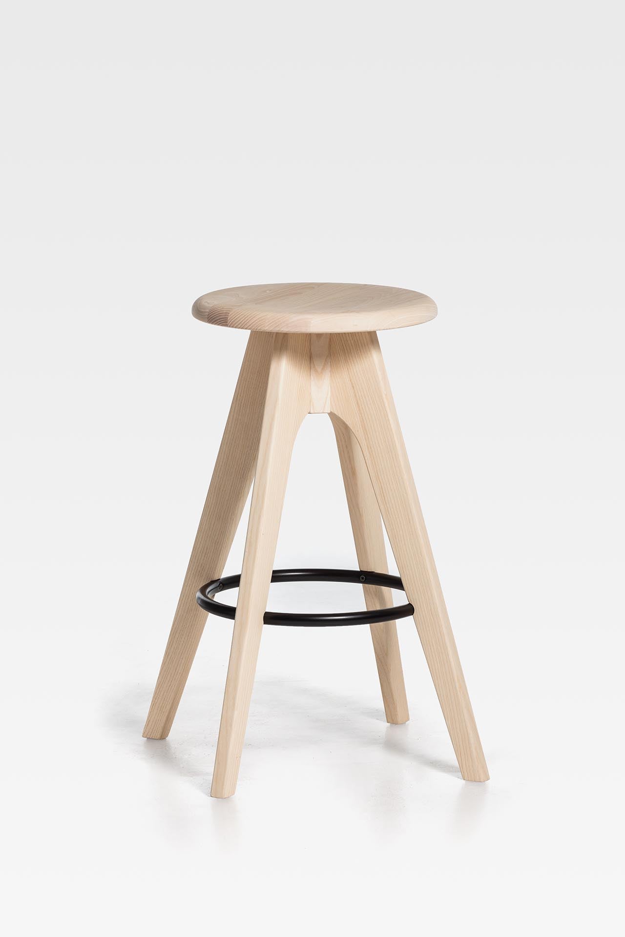 Finn bar stool